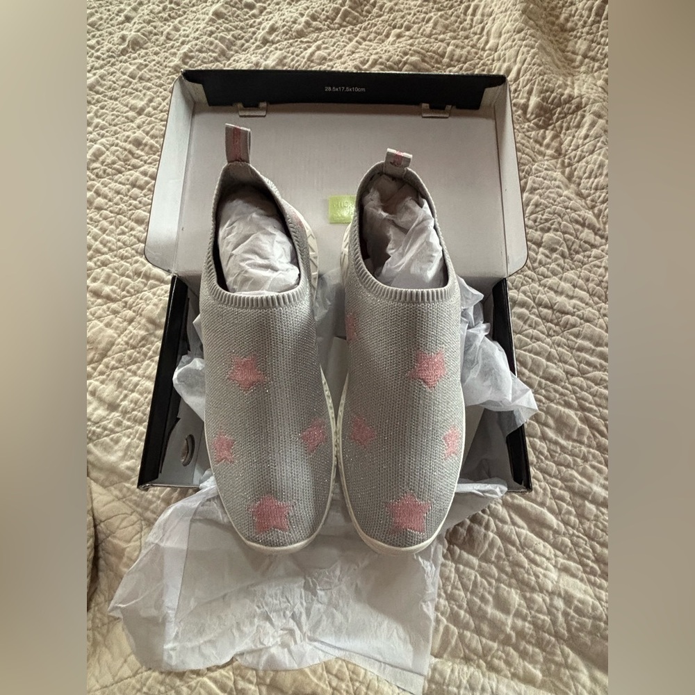 DKNY Girls Allie Star Round Toe Slip On Sneaker Shoes Size US 5 (women 7) NIB - Picture 2 of 10
